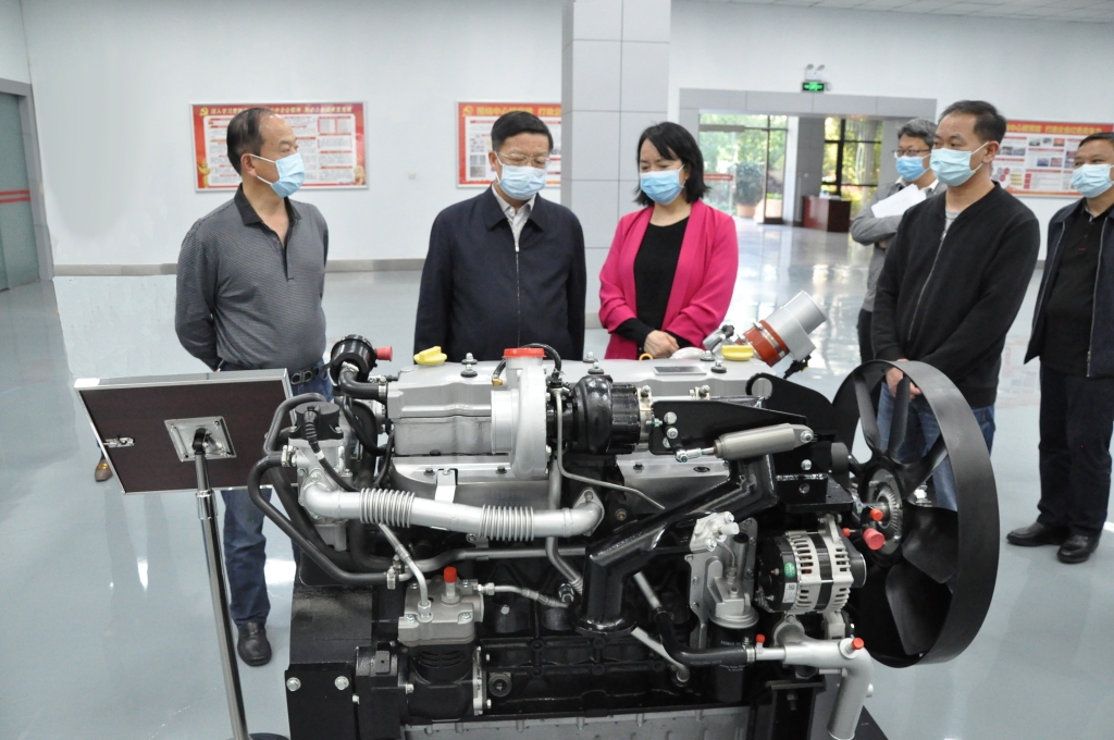 中国（云南）自由商业试验区昆明片区、昆明经济手艺开发区党工委主要向导到至尊国际动力开展调研